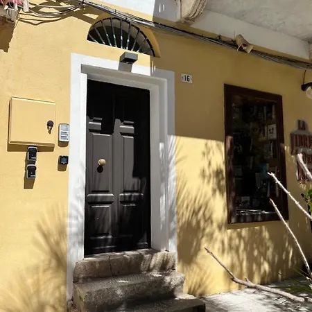 Guest house Dimora Elle 4*